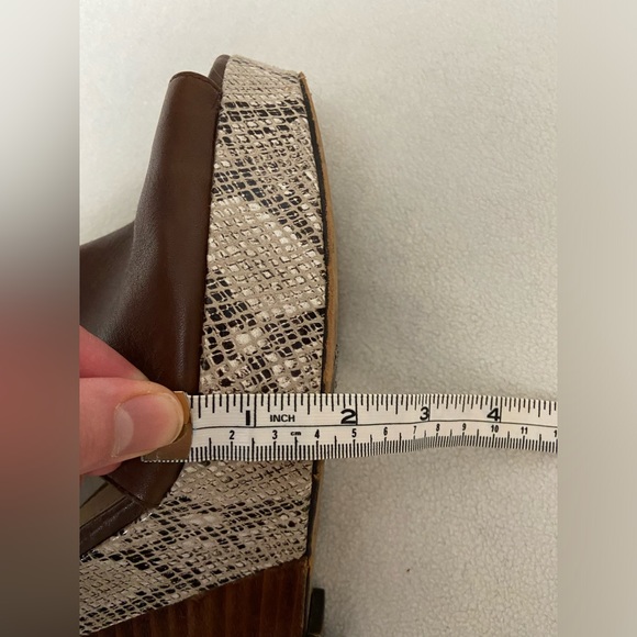 Vince Camuto platform wedge - Picture 11 of 11